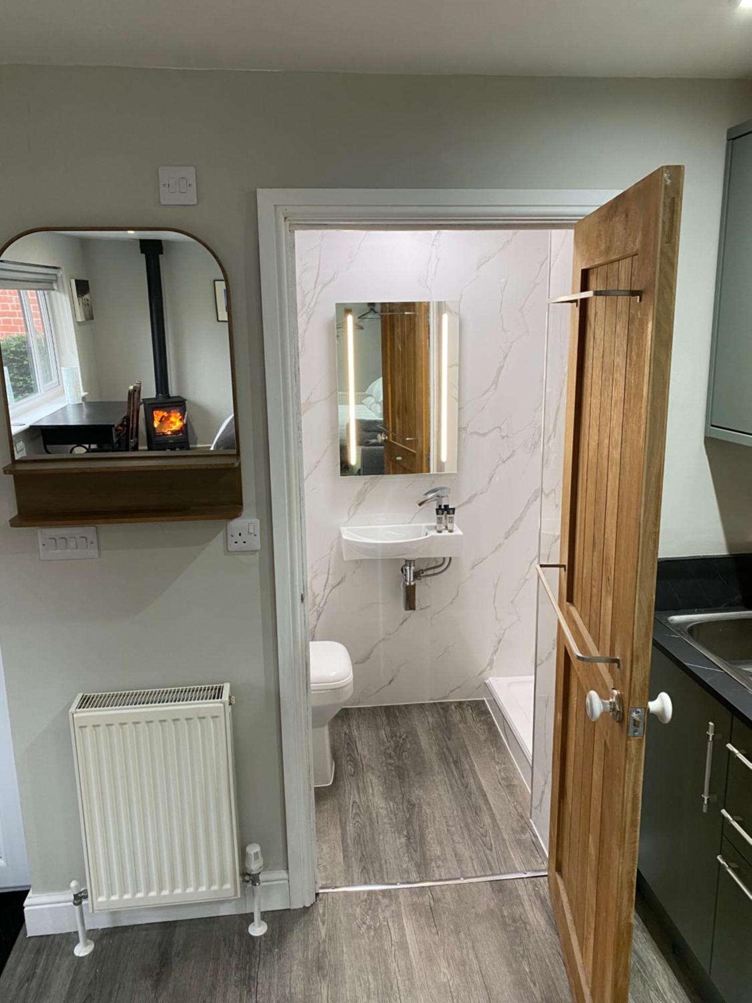Spalding - Self Contained Studio Double - An Extra Single Bed Can Be Provided Extérieur photo