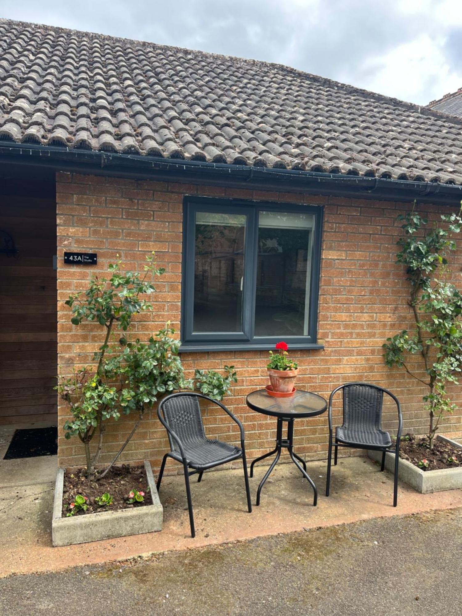 Spalding - Self Contained Studio Double - An Extra Single Bed Can Be Provided Extérieur photo